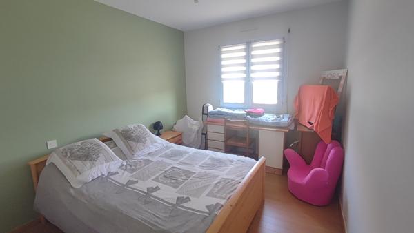 Maison de plain-pied de 155 m² avec piscine sur un terrain de plus de 1 150 m²