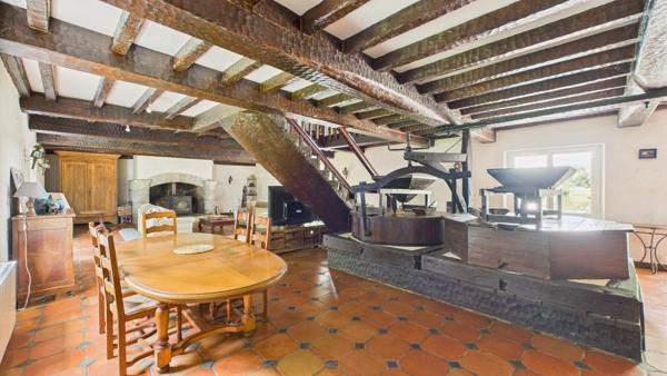 Propriété agricole de caractère avec moulin, terres et bâtiments à 40 minutes de Hossegor Peyrehorade