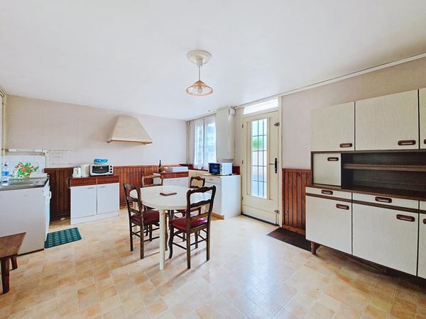 Maison Chateauneuf Sur Sarthe 3 pièce(s) 79 m2