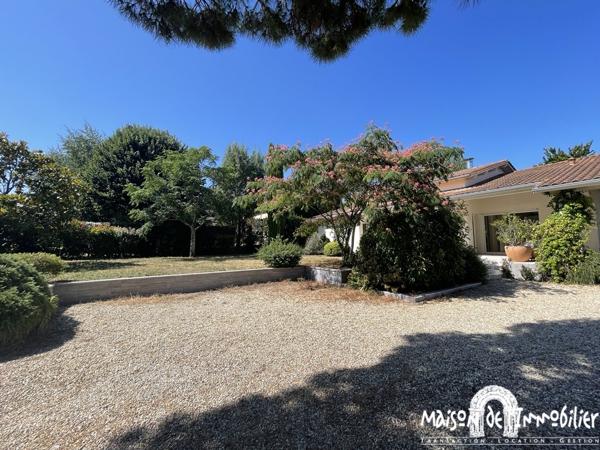 Location Maison d'architecte - 4 pièces - 116m² - Parc de 1100m² et atelier - COGNAC