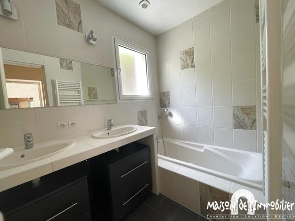 Location Maison d'architecte - 4 pièces - 116m² - Parc de 1100m² et atelier - COGNAC