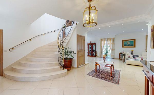 Demeure de prestige - 240m² - 2624m² de terrain