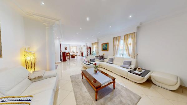 Demeure de prestige - 240m² - 2624m² de terrain