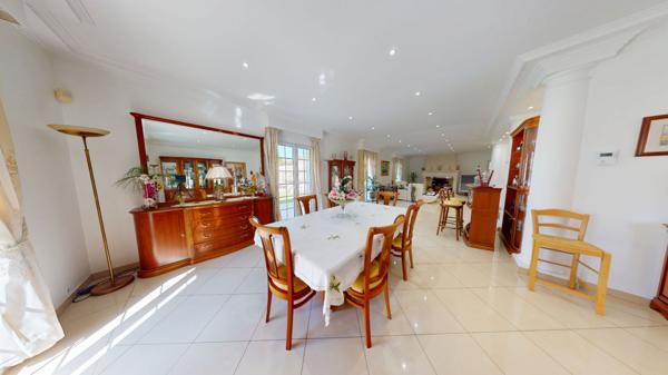 Demeure de prestige - 240m² - 2624m² de terrain