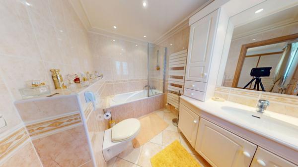 Demeure de prestige - 240m² - 2624m² de terrain