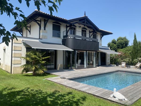 LA TESTE DE BUCH CENTRE ! Maison 6P de 165 m2, piscine, terrasse, parcelle 682 m2 !