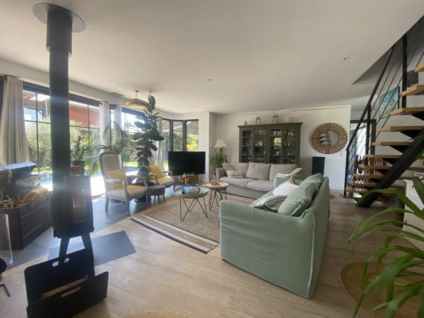 LA TESTE DE BUCH CENTRE ! Maison 6P de 165 m2, piscine, terrasse, parcelle 682 m2 !