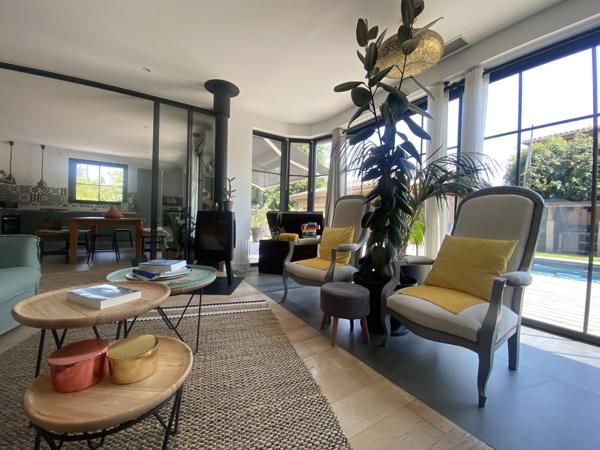 LA TESTE DE BUCH CENTRE ! Maison 6P de 165 m2, piscine, terrasse, parcelle 682 m2 !