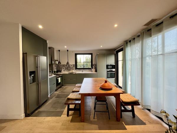 LA TESTE DE BUCH CENTRE ! Maison 6P de 165 m2, piscine, terrasse, parcelle 682 m2 !