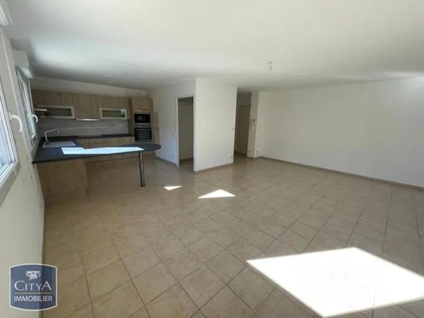 Appartement à louer 4 pièces 92.04m² Saint-Christol-lez-Alès (30380)