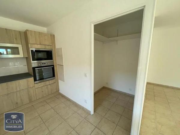 Appartement à louer 4 pièces 92.04m² Saint-Christol-lez-Alès (30380)