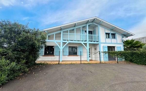 Maison à vendre    6 pièces •  Saint-Vincent-de-Tyrosse