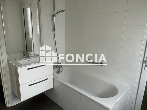 Location Appartement 6 pièces 112.92 m² - 14 SQUARE CLISSON Lorient 56100