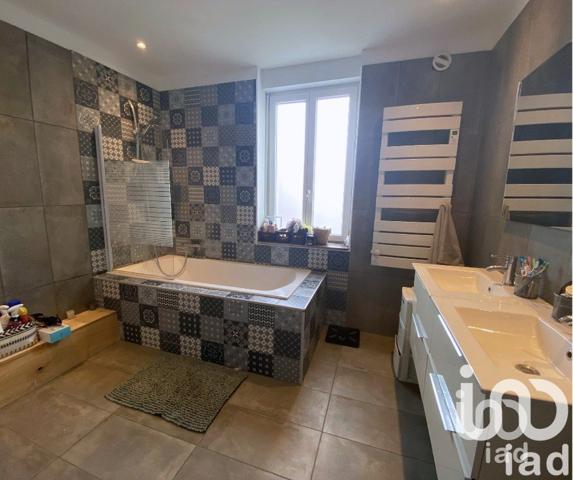 Maison 6 pièces de 183 m² à Wattrelos (59150)