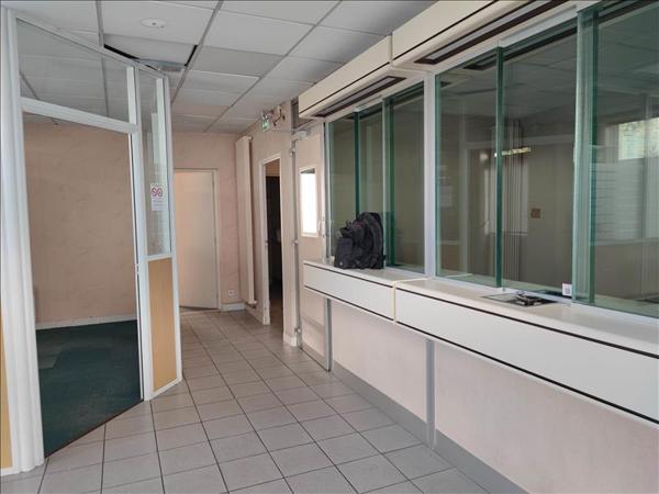 Immeuble à vendre |  Chalais |  258 m²