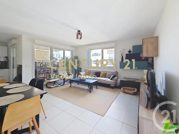 Appartement F4 à vendre  4 pièces - 86 m 2   ST JEAN DE VEDAS  - 34