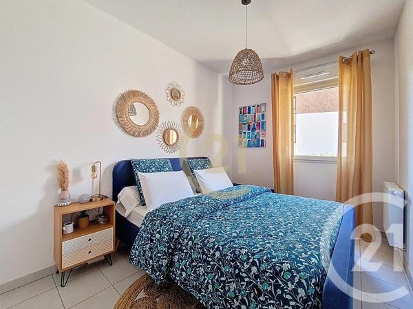 Appartement F4 à vendre  4 pièces - 86 m 2   ST JEAN DE VEDAS  - 34