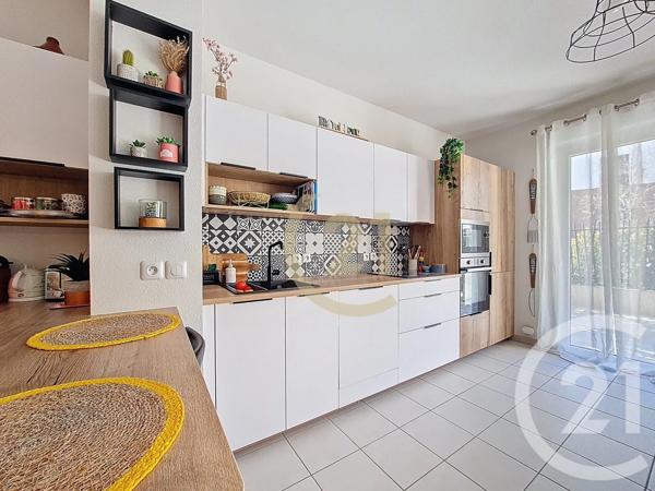 Appartement F4 à vendre  4 pièces - 86 m 2   ST JEAN DE VEDAS  - 34