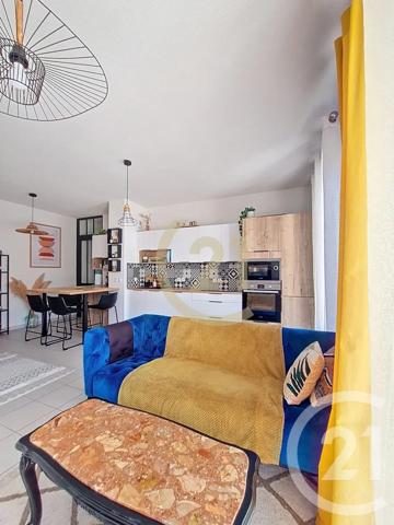 Appartement F4 à vendre  4 pièces - 86 m 2   ST JEAN DE VEDAS  - 34