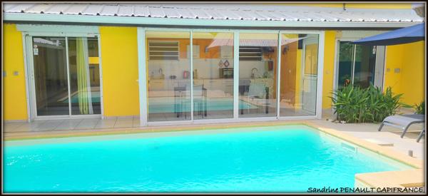 A VENDRE A KOUROU (97310) UNE MAGNIFIQUE PROPRIETE DE 165 m² - TERRAIN DE 462 m² - AU PRIX DE 448 000 €.