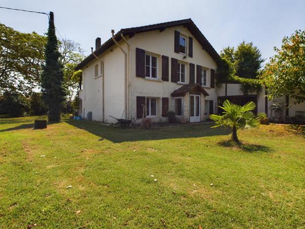 Clairac (47320) Clairac Maison Avec 5 Chambres, Grange Au Bord De L'eau