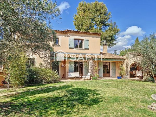 Magnifique maison style Bastide en plein coeur de Velaux - Coup de coeur assuré