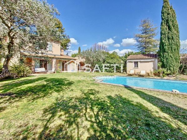 Magnifique maison style Bastide en plein coeur de Velaux - Coup de coeur assuré