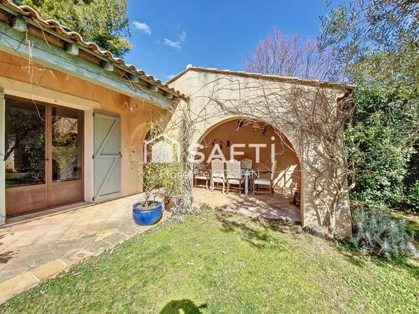 Magnifique maison style Bastide en plein coeur de Velaux - Coup de coeur assuré