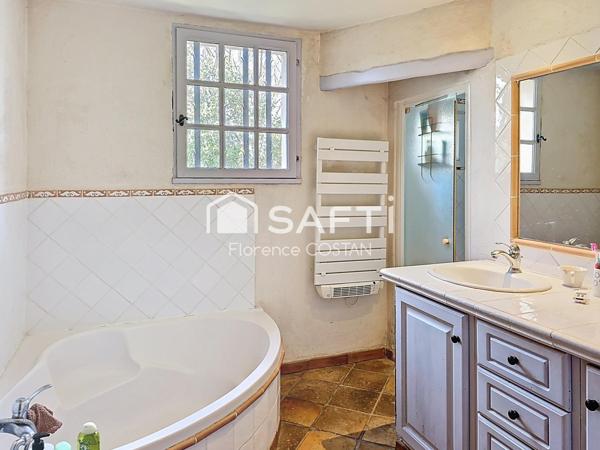 Magnifique maison style Bastide en plein coeur de Velaux - Coup de coeur assuré