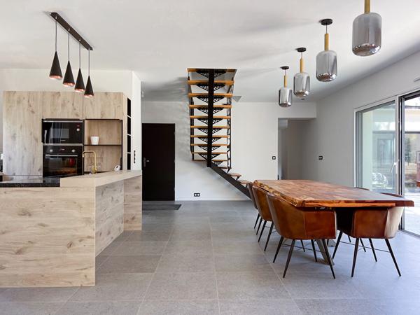 Maison contemporaine de 2023 - 165 m² - 5 chambres dont une vie de plain pied - jardin de plus de 1200m²