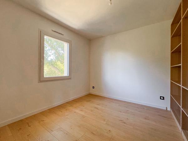 Maison contemporaine de 2023 - 165 m² - 5 chambres dont une vie de plain pied - jardin de plus de 1200m²