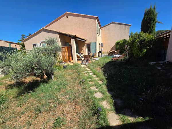 A vendre en exclusivité sur la commune des Milles au calme maison de 100m²  3 chambres et jardin