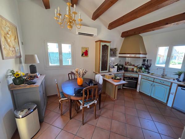 A vendre en exclusivité sur la commune des Milles au calme maison de 100m²  3 chambres et jardin
