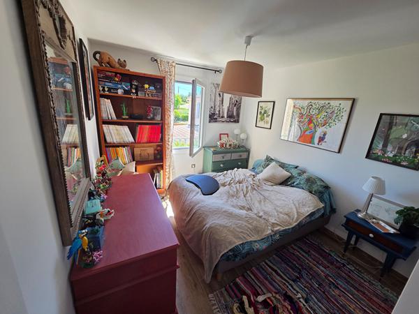 A vendre en exclusivité sur la commune des Milles au calme maison de 100m²  3 chambres et jardin