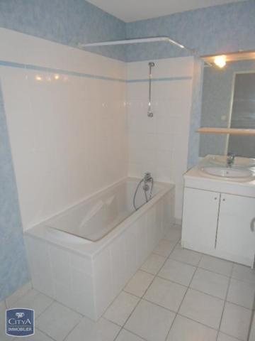 Maison à louer 4 pièces 82.19m² Orval (18200)