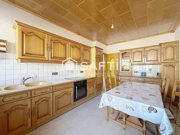 Maison familiale avec dépendance de 68 m² et beau potentiel – Geispolsheim Village