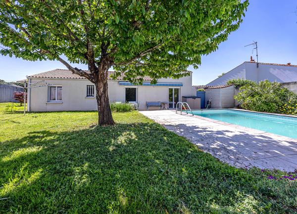 Maison familiale avec piscine + dépendance 44 m²  Périgny