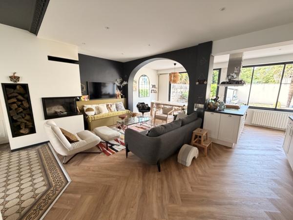 Maison 6 pièce(s) 4 chambre(s) 158 m²