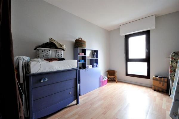 limite Suresnes Puteaux proche seine à  10Mn à  pied du tram parking