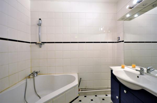 limite Suresnes Puteaux proche seine à  10Mn à  pied du tram parking