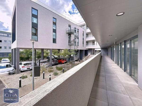 Local professionnel à vendre 195m²