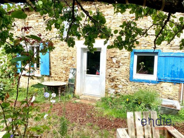 MAISON ATYPIQUE PROCHE DE MONCONTOUR AU CALME