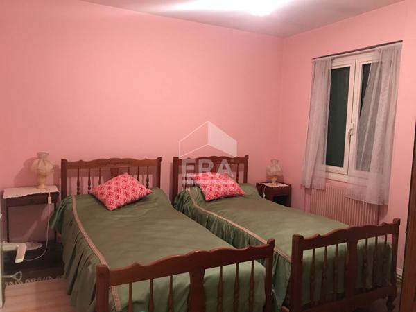 STE FOY LA GRANDE - dans un quartier privilégié, maison de plain-pied 124m² avec garage et jardin.