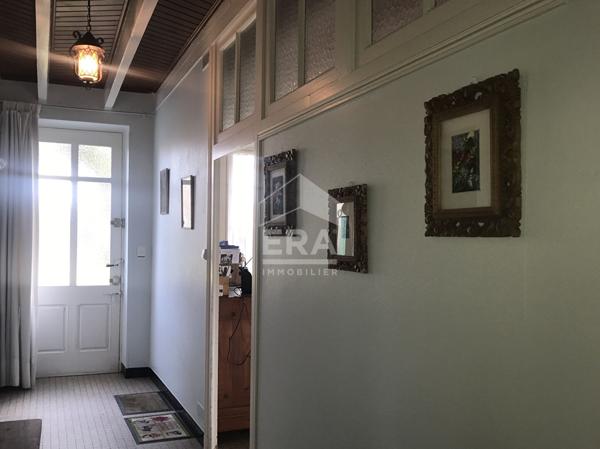 STE FOY LA GRANDE - dans un quartier privilégié, maison de plain-pied 124m² avec garage et jardin.