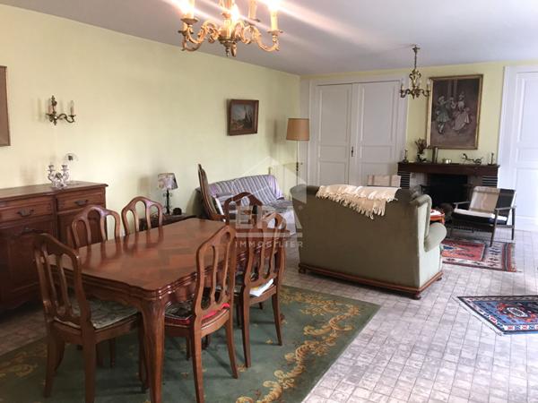 STE FOY LA GRANDE - dans un quartier privilégié, maison de plain-pied 124m² avec garage et jardin.