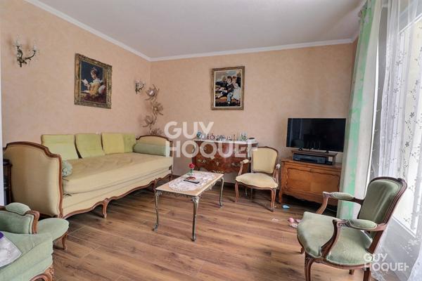 Bernay, commerces, transports et écoles à pied