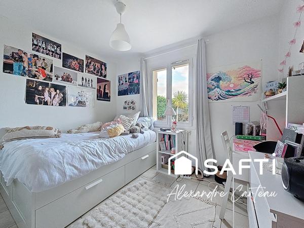 Maison 4 chambres, grand garage, piscine