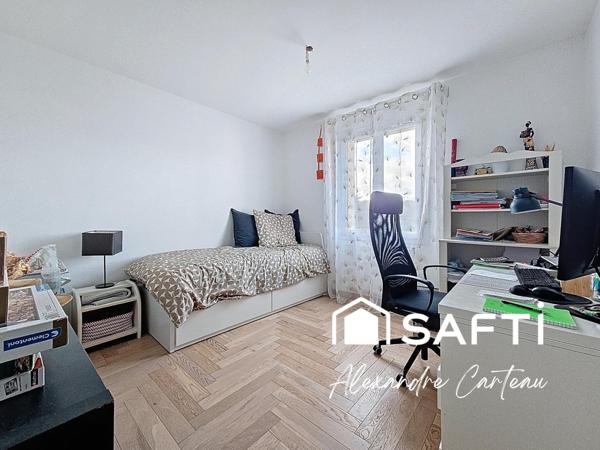 Maison 4 chambres, grand garage, piscine