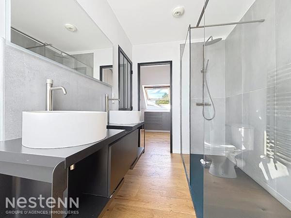 MELLAC - Maison contemporaine de 2014 , 86 m² , 2 chambres + bureau , Garage