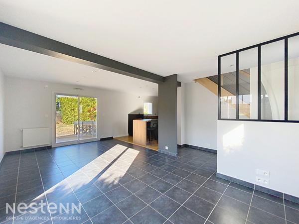 MELLAC - Maison contemporaine de 2014 , 86 m² , 2 chambres + bureau , Garage